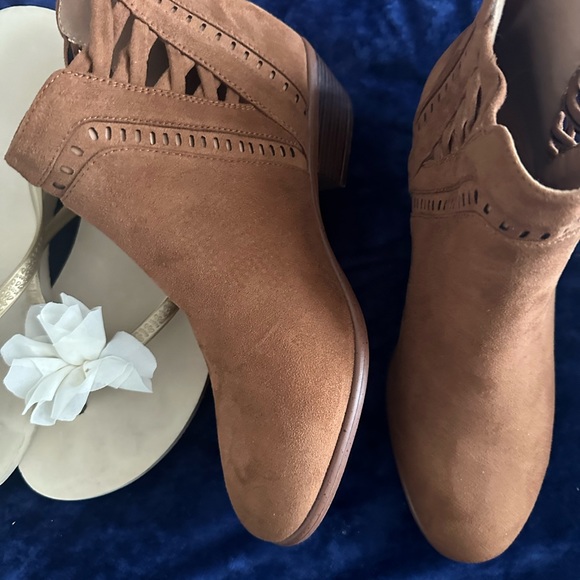 Bundle - Picture 4 of 11